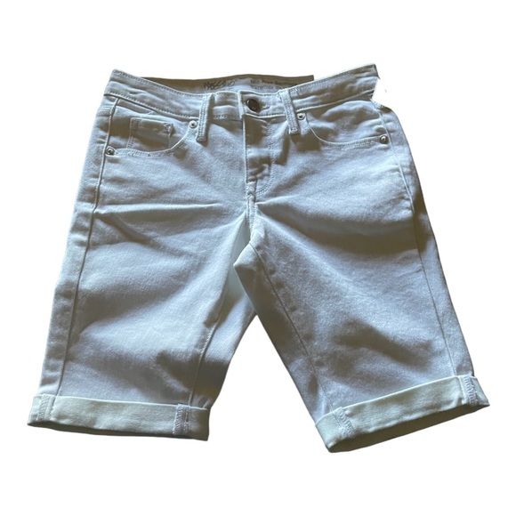 4/$15 Mossimo Supply Co. Women’s Size 00 24" Bermuda Shorts White - Picture 2 of 12